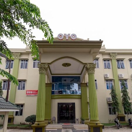 Oyo 1400 Barat Residence Syariah Medan Exterior foto